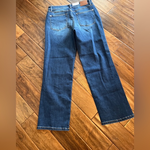 Judy Blue Jeans - Picture 2 of 4